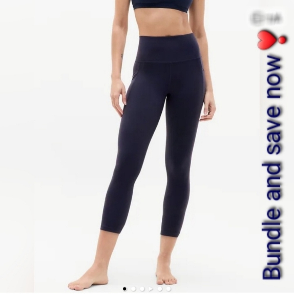 NWT Athleta Salutation Stash High Rise Capri Size Medium In Navy